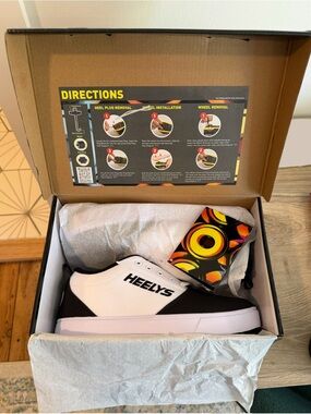 Heelys Black and White Sneakers